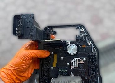 Nova OEM elektronika za DSG DQ200 mjenjač prije ugradnje